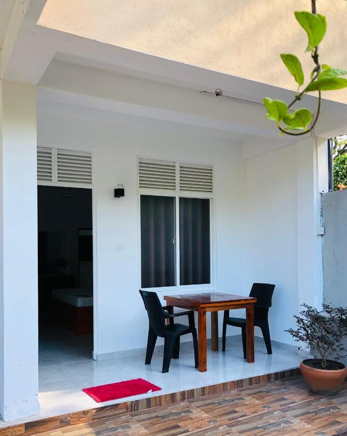 Senarathna Guest House Weligama Exteriör bild
