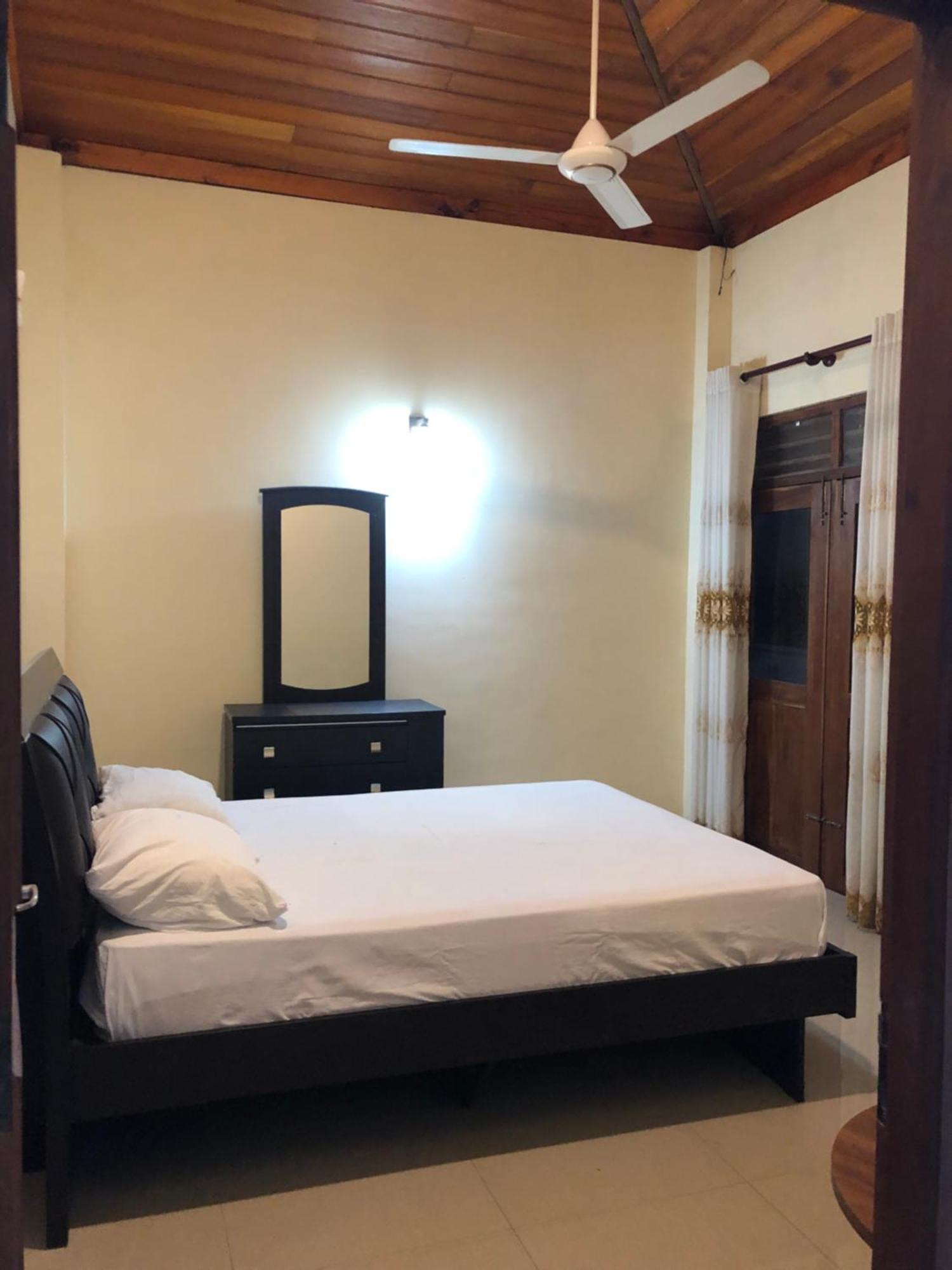 Senarathna Guest House Weligama Exteriör bild